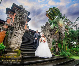 jasa foto prewedding Bali konsep adat modern