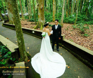 foto prewedding di Ubud Bali yang romantis
