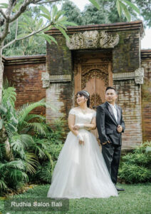 studio foto prewedding indoor outdoor Bali